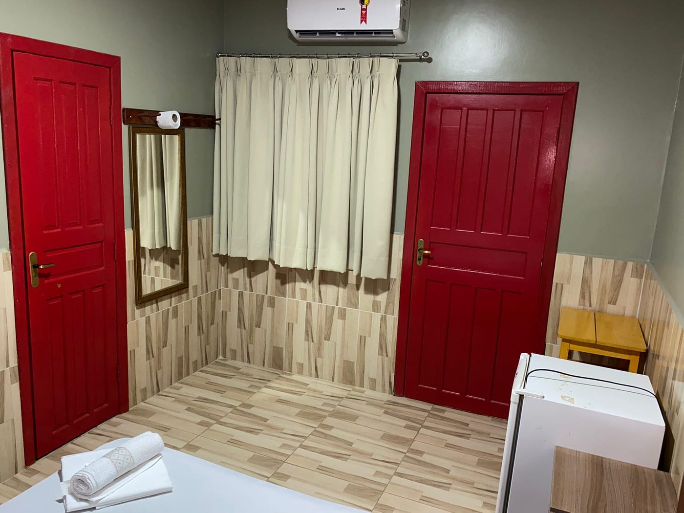 Quarto com frigobar